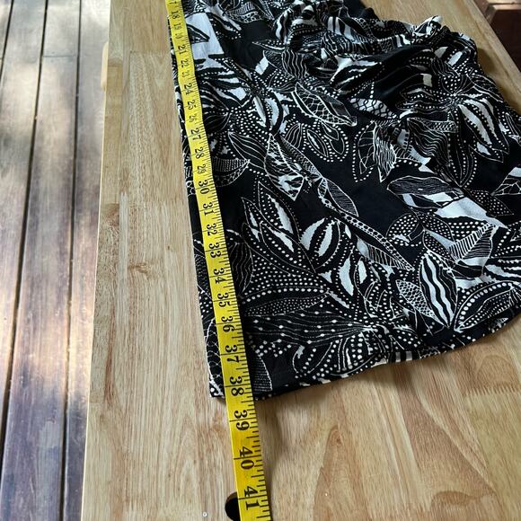 Chicos‎ Dress Travelers Size 1 US M 8 Slinky Knit Floral Layering Black White - Picture 6 of 7